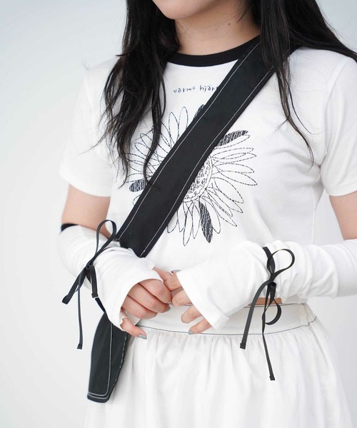 mimi toujours（ミミトゥジュール）の「アームカバー付き ミニTシャツ mimi toujours×emuemu（Tシャツ/カットソー・レディース・カーキ/オフホワイト・M）」の12枚目の写真