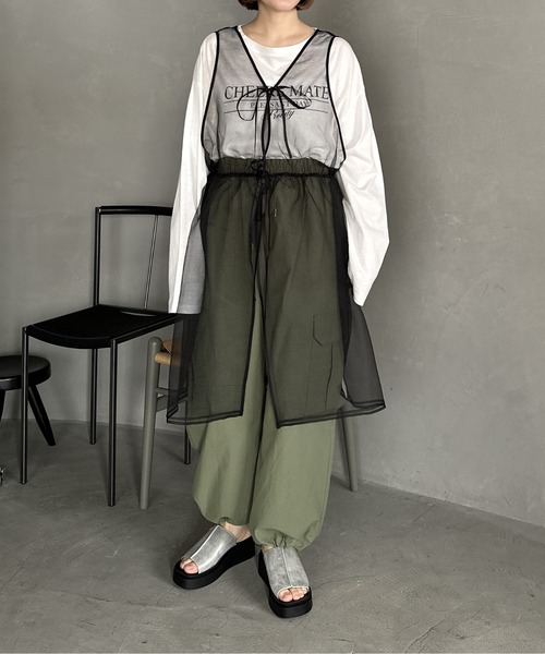 LEPSIM(レプシィム)の「チュール2WAYベスト 108095(ベスト・レディース・グレー/ブラック・TALL/FREE)」の6枚目の写真