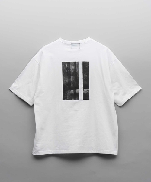 MAISON SPECIAL(メゾンスペシャル)の「《UNISEX》Abstract Hand-Printed Oversized Crew Neck T-shirt/アブストラクトハンドプリントオーバーサイズクルーネックTシャツ【MAISON SPECIAL/メゾンスペシャル】(Tシャツ/カットソー・メンズ・ホワイト/ブラック・1/2)」の5枚目の写真