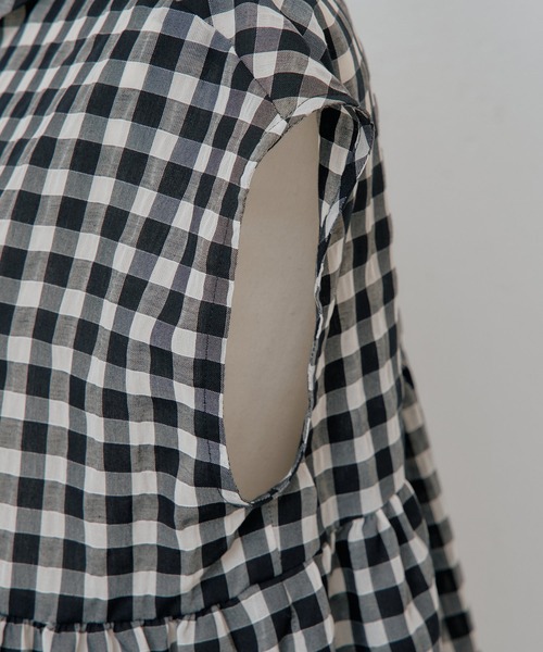 ギンガムチェックティアードブラウスを使った人気ファッション