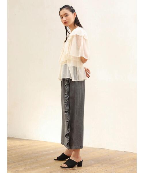 ESCAR（エスカー）の「■ESCAR　ドットチュールフレアヨークプルオーバー（Tシャツ/カットソー・レディース・ブラック/アイボリー・FREE）」の6枚目の写真