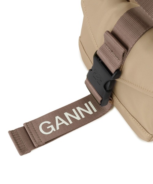 ADAM ET ROPE'(アダムエロペ)の「【GANNI(ガニー)】RECYCLED TECH MINI SATCHEL(ショルダーバッグ・レディース・ライトグレー・FREE)」の7枚目の写真
