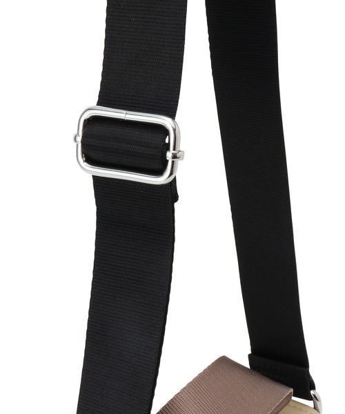 ADAM ET ROPE'(アダムエロペ)の「【GANNI(ガニー)】RECYCLED TECH MINI SATCHEL(ショルダーバッグ・レディース・ライトグレー・FREE)」の8枚目の写真