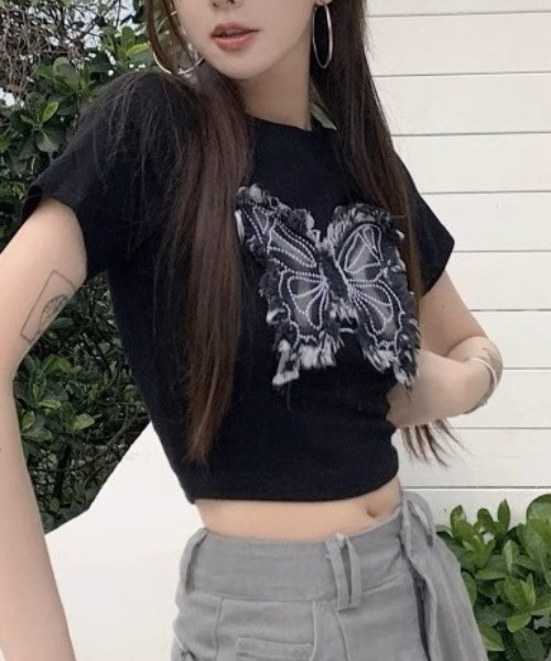 【bonnae】 Embriodery top ★韓国商品 A'GEM/9 × .kom 『.KOM/ドットケーオーエム』 蝶クロップTシャツ