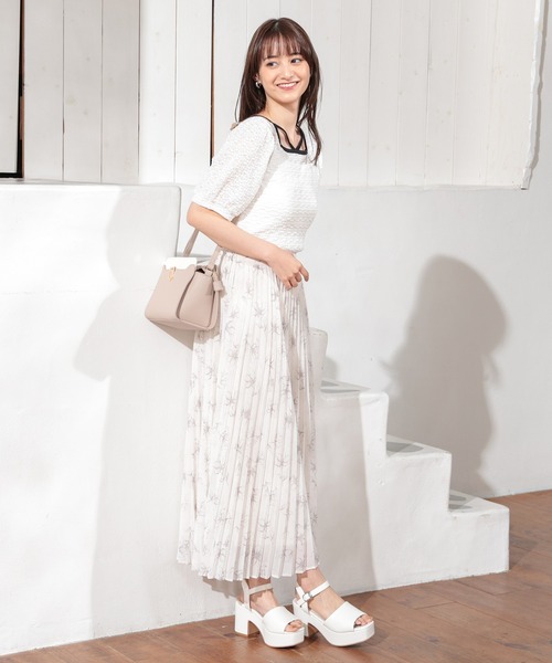 Honeys(ハニーズ)の「ホルター付きトップス(Tシャツ/カットソー・レディース・ブラック/アイボリー/ラベンダー/ホワイト・S/M/L)」の5枚目の写真