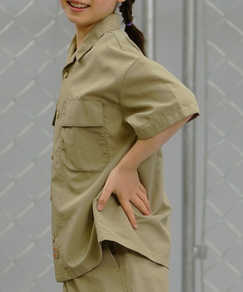 Dickies（ディッキーズ）の「Dickies/ディッキーズ キッズ 半袖シャツ MUJI 80572400（シャツ/ブラウス・キッズ・グリーン/ブラック/ベージュ・160cm/150cm/140cm/130cm）」の6枚目の写真