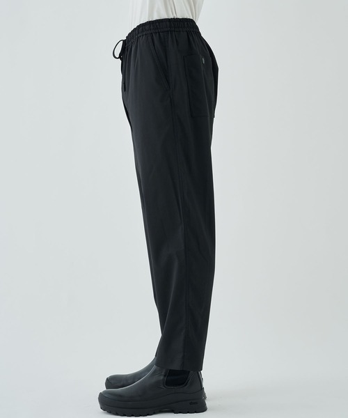 WHITE MOUNTAINEERING(ホワイトマウンテニアリング)の「TAPERED PANTS(スラックス・メンズ・ブラック/ネイビー・1/2)」の7枚目の写真