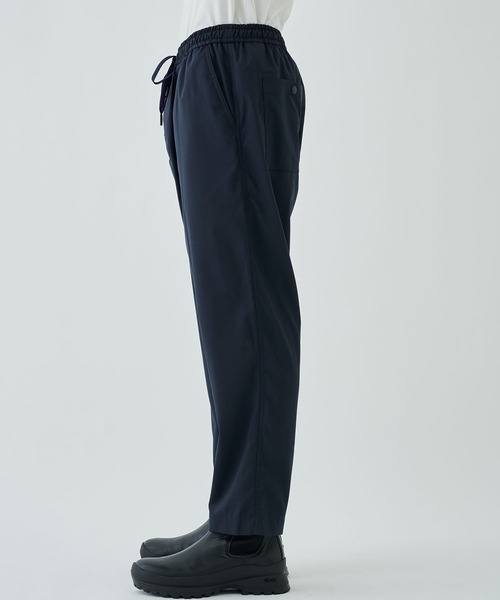 WHITE MOUNTAINEERING(ホワイトマウンテニアリング)の「TAPERED PANTS(スラックス・メンズ・ブラック/ネイビー・1/2)」の13枚目の写真