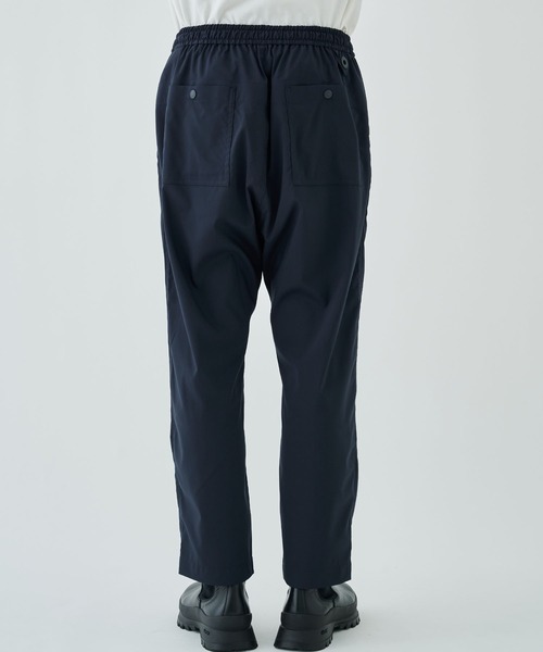 WHITE MOUNTAINEERING(ホワイトマウンテニアリング)の「TAPERED PANTS(スラックス・メンズ・ブラック/ネイビー・1/2)」の14枚目の写真