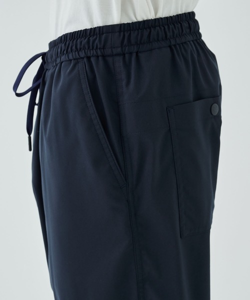 WHITE MOUNTAINEERING(ホワイトマウンテニアリング)の「TAPERED PANTS(スラックス・メンズ・ブラック/ネイビー・1/2)」の16枚目の写真