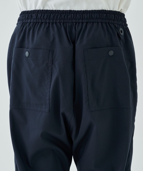 WHITE MOUNTAINEERING(ホワイトマウンテニアリング)の「TAPERED PANTS(スラックス・メンズ・ブラック/ネイビー・1/2)」の18枚目の写真