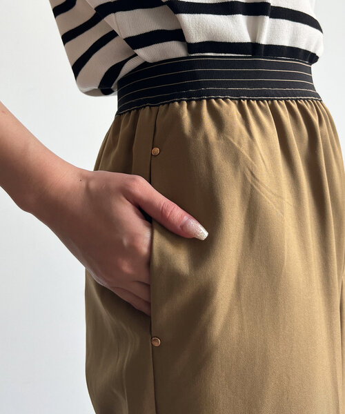 Chez toi(シェトワ)の「ウエストラメラインゴムワイドパンツ(その他パンツ・レディース・アイボリー/ブラック/キャメル・FREE)」の5枚目の写真