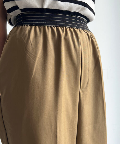 Chez toi(シェトワ)の「ウエストラメラインゴムワイドパンツ(その他パンツ・レディース・アイボリー/ブラック/キャメル・FREE)」の4枚目の写真