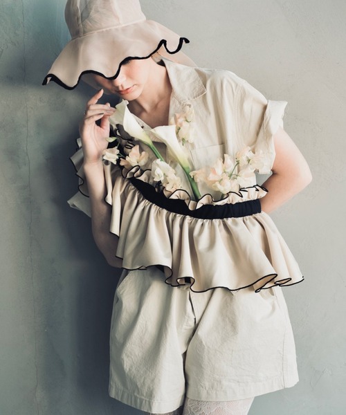 ORIENT MILLINERY（オリエント ミリナリー）の「DORA MELLOW【ﾄﾞｰﾗﾒﾛｳ】フリルバッグ（ボディバッグ/ウエストポーチ・レディース・サックスブルー系/ベージュ×ブラック/ブラック×ホワイト/ベージュ/グレー/ブルー系2/ブルー系1・FREE）」の18枚目の写真