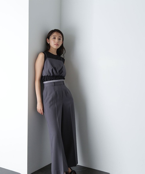 NATURAL BEAUTY BASIC(ナチュラルビューティーベーシック)の「◇ビスチェ&レイヤードライクパンツ(パンツドレス・レディース・チャコールグレー/ベージュ・MEDIUM)」の2枚目の写真
