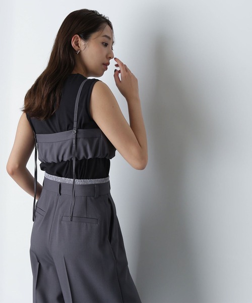 NATURAL BEAUTY BASIC(ナチュラルビューティーベーシック)の「◇ビスチェ&レイヤードライクパンツ(パンツドレス・レディース・チャコールグレー/ベージュ・MEDIUM)」の4枚目の写真