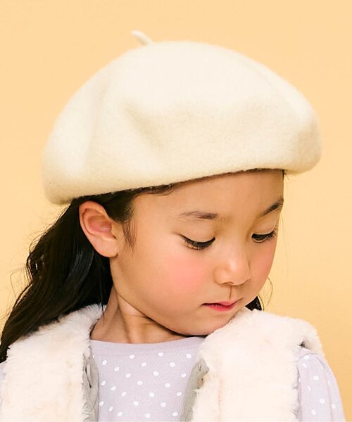 Ampersand（アンパサンド）の「【UVカット】フェルトベレー（ハンチング/ベレー帽・キッズ・ベージュ/チャコール/ブラック/アイボリー・48/50/52/54/56）」の2枚目の写真