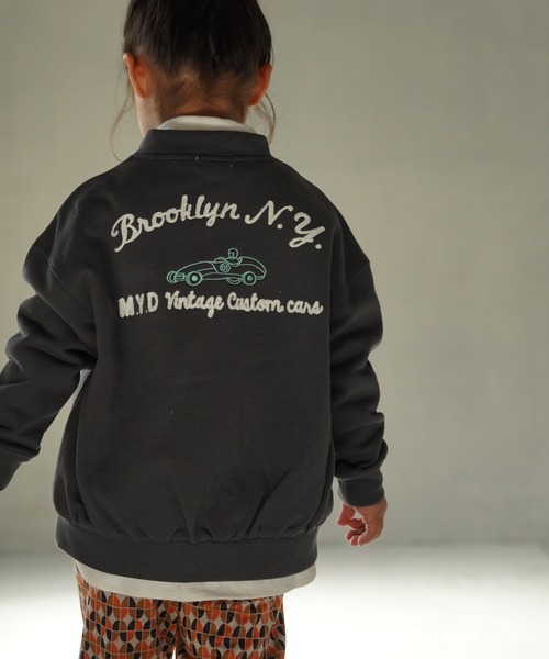 MAKE YOUR DAY（メイクユアデイ）の「うしろ刺繍ハーフジップ裏毛トレーナー■80～140cm（スウェット・キッズ・チャコールグレー/グレー・130/140/90/100/110/120/80）」の2枚目の写真