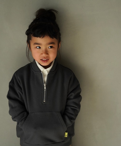 MAKE YOUR DAY（メイクユアデイ）の「うしろ刺繍ハーフジップ裏毛トレーナー■80～140cm（スウェット・キッズ・チャコールグレー/グレー・130/140/90/100/110/120/80）」の4枚目の写真