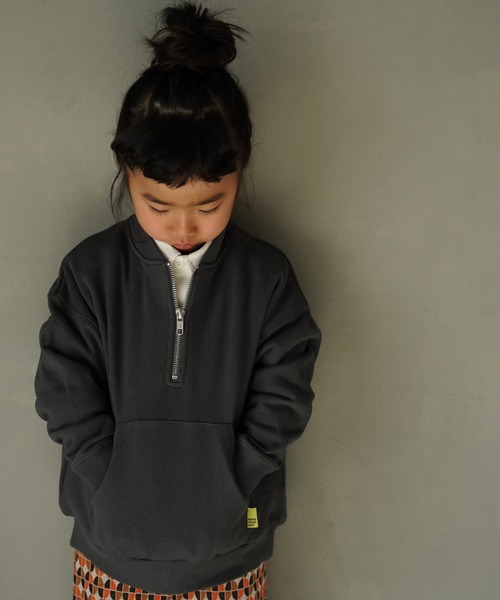 MAKE YOUR DAY（メイクユアデイ）の「うしろ刺繍ハーフジップ裏毛トレーナー■80～140cm（スウェット・キッズ・チャコールグレー/グレー・130/140/90/100/110/120/80）」の5枚目の写真