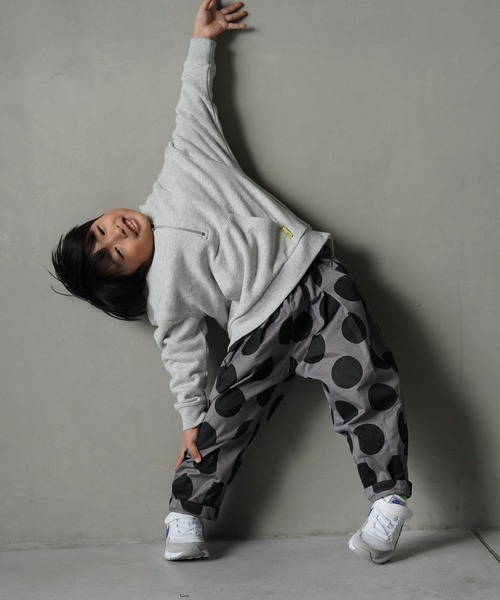 MAKE YOUR DAY（メイクユアデイ）の「うしろ刺繍ハーフジップ裏毛トレーナー■80～140cm（スウェット・キッズ・チャコールグレー/グレー・130/140/90/100/110/120/80）」の15枚目の写真