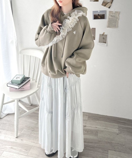 classicalelf(クラシカルエルフ)の「シンプル大人カジュアル。ワンポイント胸刺繍裏起毛パーカー(セットアップ可能)(パーカー・レディース・ブラウン/オートミール/ブラック/スモークピンク/グレイッシュベージュ/杢グレー・LARGE/MEDIUM/SMALL/X-LARGE)」の18枚目の写真