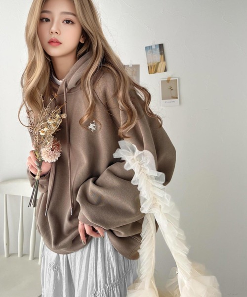 classicalelf(クラシカルエルフ)の「シンプル大人カジュアル。ワンポイント胸刺繍裏起毛パーカー(セットアップ可能)(パーカー・レディース・ブラウン/オートミール/ブラック/スモークピンク/グレイッシュベージュ/杢グレー・LARGE/MEDIUM/SMALL/X-LARGE)」の15枚目の写真