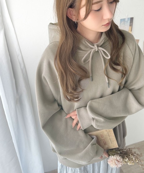 classicalelf(クラシカルエルフ)の「シンプル大人カジュアル。ワンポイント胸刺繍裏起毛パーカー(セットアップ可能)(パーカー・レディース・ブラウン/オートミール/ブラック/スモークピンク/グレイッシュベージュ/杢グレー・LARGE/MEDIUM/SMALL/X-LARGE)」の19枚目の写真