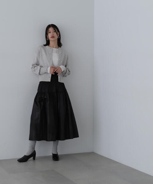 N.(N. Natural Beauty Basic)(エヌエヌナチュラルビューティーベーシック)の「◆シャイニーティアードスカート(スカート・レディース・ブラック/カーキ・MEDIUM)」の6枚目の写真