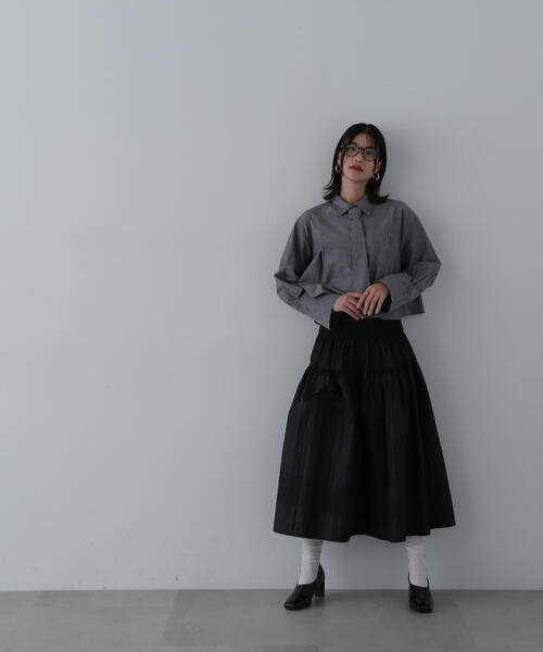 N.(N. Natural Beauty Basic)(エヌエヌナチュラルビューティーベーシック)の「◆シャイニーティアードスカート(スカート・レディース・ブラック/カーキ・MEDIUM)」の9枚目の写真