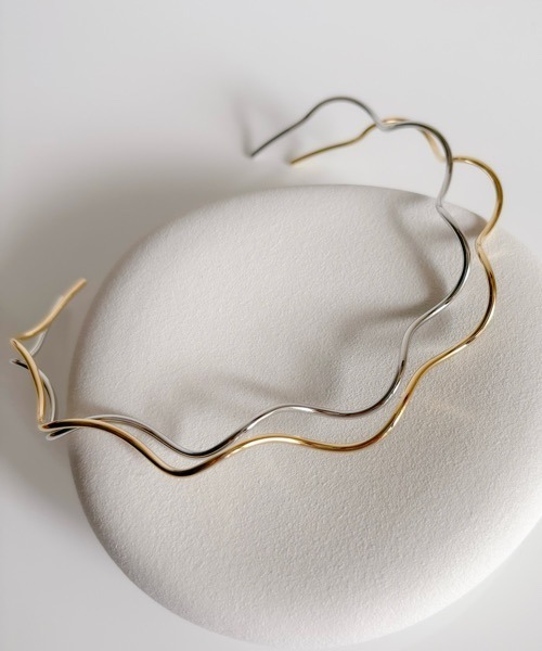 tone（トーン）の「【ECRu.】ウェーブライン チョーカー（チョーカー・レディース・ゴールド/シルバー・FREE）」の6枚目の写真