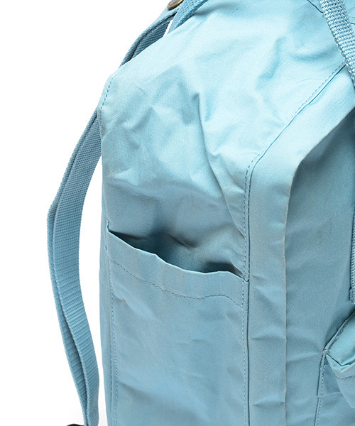 FJALL RAVEN (フェールラーベン)の「●FJALLRAVEN / kankenバッグ(バックパック/リュック・レディース・マスタード/レンガ/ロイヤルブルー/ブラウン/ベージュ/ダークグリーン/オリーブ/オレンジ/ピンク/サックスブルー/ブラック×レッド/グレー/グリーン×ピンク/グリーン/ブラウン系その他・ONE SIZE)」の18枚目の写真