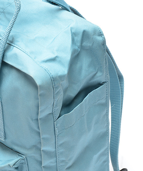 FJALL RAVEN (フェールラーベン)の「●FJALLRAVEN / kankenバッグ(バックパック/リュック・レディース・マスタード/レンガ/ロイヤルブルー/ブラウン/ベージュ/ダークグリーン/オリーブ/オレンジ/ピンク/サックスブルー/ブラック×レッド/グレー/グリーン×ピンク/グリーン/ブラウン系その他・ONE SIZE)」の19枚目の写真