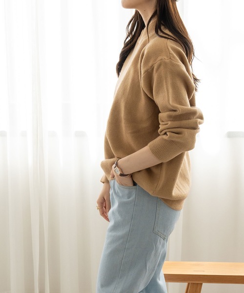 NinaetLina(ニナエリナ)の「ミックスカラーオーバーニット(ニット/セーター・レディース・ネイビー/モカ/パープル/ベージュ/イエロー・FREE)」の6枚目の写真