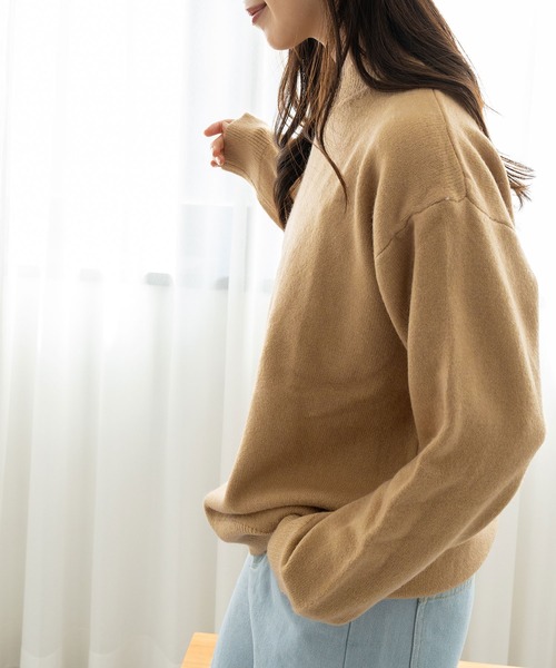 NinaetLina(ニナエリナ)の「ミックスカラーオーバーニット(ニット/セーター・レディース・ネイビー/モカ/パープル/ベージュ/イエロー・FREE)」の11枚目の写真