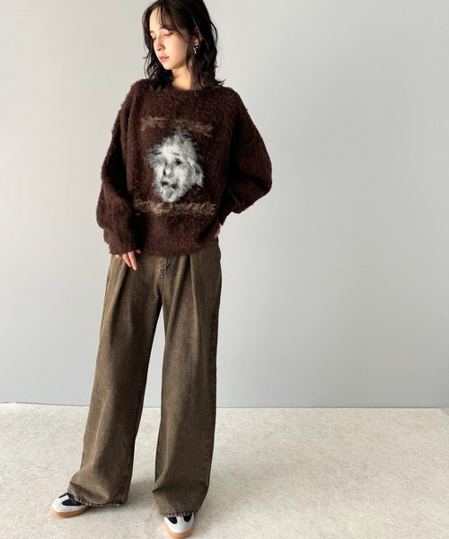 セール】1枚で映える主役級トップス。人物モチーフ起毛シャギー