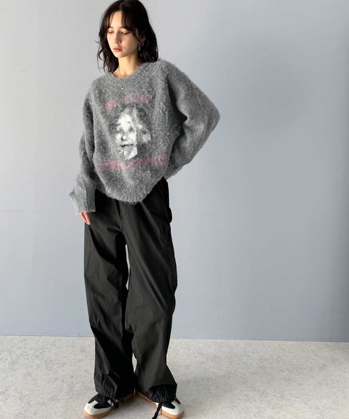 classicalelf(クラシカルエルフ)の「1枚で映える主役級トップス。人物モチーフ起毛シャギー素材ニット(ニット/セーター・メンズ・グレー/ブラック/ブラウン・LARGE/MEDIUM/SMALL/X-LARGE)」の13枚目の写真