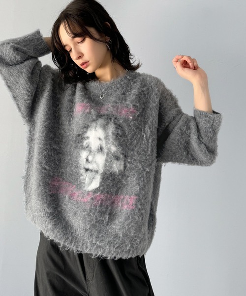 classicalelf(クラシカルエルフ)の「1枚で映える主役級トップス。人物モチーフ起毛シャギー素材ニット(ニット/セーター・メンズ・グレー/ブラック/ブラウン・LARGE/MEDIUM/SMALL/X-LARGE)」の12枚目の写真