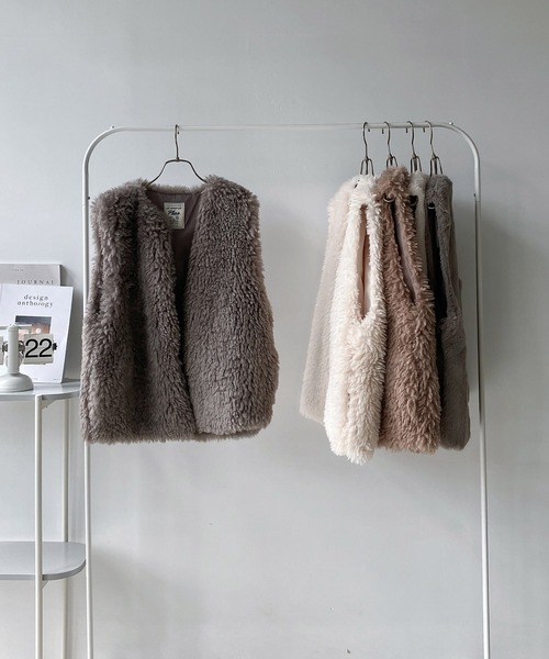 AS KNOW AS plus（アズノゥアズプラス）の「◎アソートファーベスト（ベスト・レディース・アイボリー系/アイボリー/ブラウン系/ベージュ/モカ/チャコール/グレー系1/ブラウン系1・FREE）」の14枚目の写真