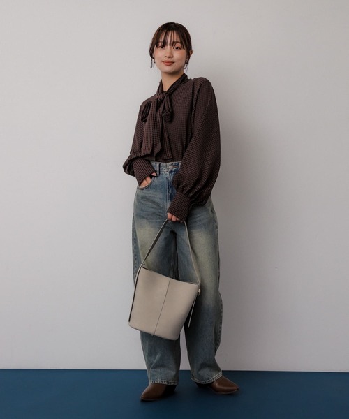 SENSE OF PLACE by URBAN RESEARCH（センスオブプレイスバイアーバンリサーチ）の「スエードライクワンハンドルバッグ（ハンドバッグ・レディース・ライトベージュ/ベージュ・ONE）」の7枚目の写真