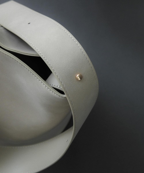 SENSE OF PLACE by URBAN RESEARCH（センスオブプレイスバイアーバンリサーチ）の「スエードライクワンハンドルバッグ（ハンドバッグ・レディース・ライトベージュ/ベージュ・ONE）」の8枚目の写真