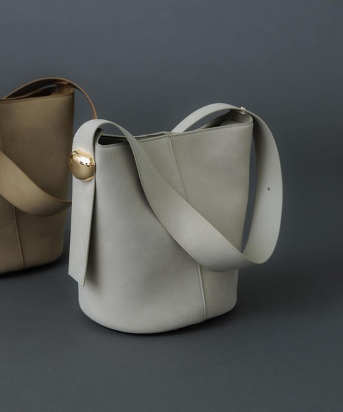 SENSE OF PLACE by URBAN RESEARCH（センスオブプレイスバイアーバンリサーチ）の「スエードライクワンハンドルバッグ（ハンドバッグ・レディース・ライトベージュ/ベージュ・ONE）」の11枚目の写真