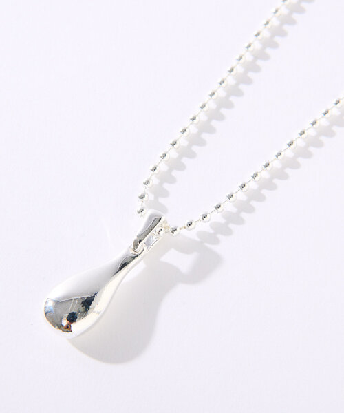 RIVE DROITE（リヴドロワ）の「【コーデのポイントに】drop&ballネックレス（ネックレス・レディース・シルバー・FREE）」の6枚目の写真