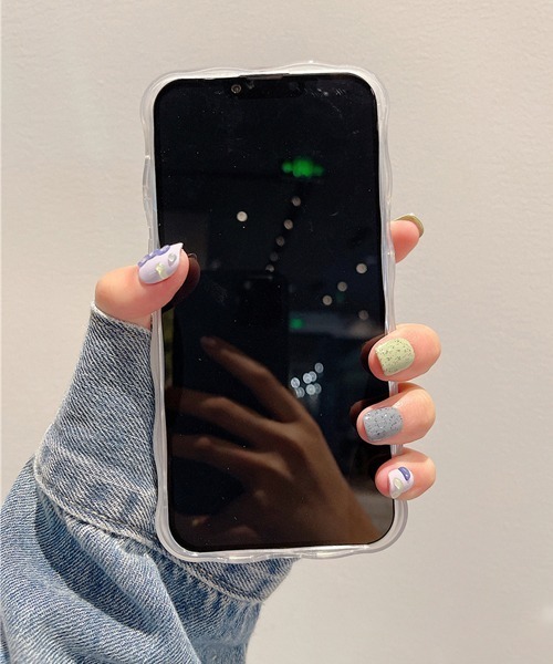 Fun & Daily(ファンアンドデイリー)の「Art Flower iPhone Case 14 / 15 / 16 / 17 / Plus / Pro / Pro Max / Air アイフォンケース(スマホケース/カバー・レディース・マルチ/パープル・iPhone 16 Pro Max/iPhone 16 Pro/iPhone 16 Plus/iPhone 16/iPhone 15 Pro Max/iPhone 15 Pro/iPhone 15 Plus/iPhone 15/iPhone 14/iPhone 14 Plus/iPhone 14 Pro/iPhone 14 Pro Max/iPhone 17/iPhone 17 Pro/iPhone 17 Pro Max/iPhone Air)」の3枚目の写真
