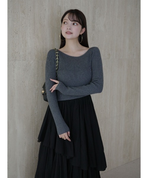 anuans（アニュアンス）の「ボートネックイレギュラーヘムドッキング