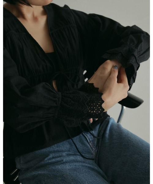 トップス anuke Vneck Lace Blouse ànuke online store（アンヌーク） / Vneck Lace BlouseVneck