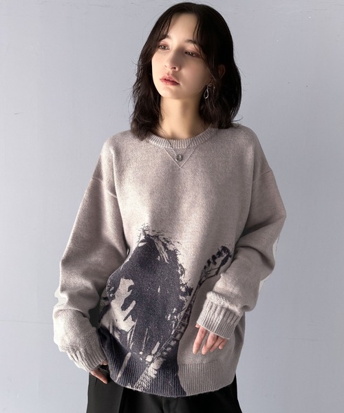 classicalelf(クラシカルエルフ)の「大胆なグラフィックが存在感をプラス。人柄シルエットプリントニット(ニット/セーター・メンズ・ベージュ/グレイッシュベージュ/グレー・LARGE/MEDIUM/X-LARGE)」の15枚目の写真