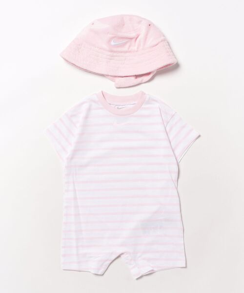 NIKE(ナイキ)の「【NIKE】NKN TOWEL TERRY SS SL ROMPER/ハット&ロンパースセット/ベビー(ロンパース・キッズ・グリーン/ピンク/ブルー・12M/18M/24M)」の1枚目の写真