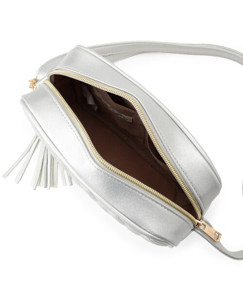 SHOO・LA・RUE（シューラルー）の「◆タッセル付きキルトショルダーバッグ（ショルダーバッグ・レディース・シルバー/ワインレッド/ベージュ/ブラック・00）」の21枚目の写真