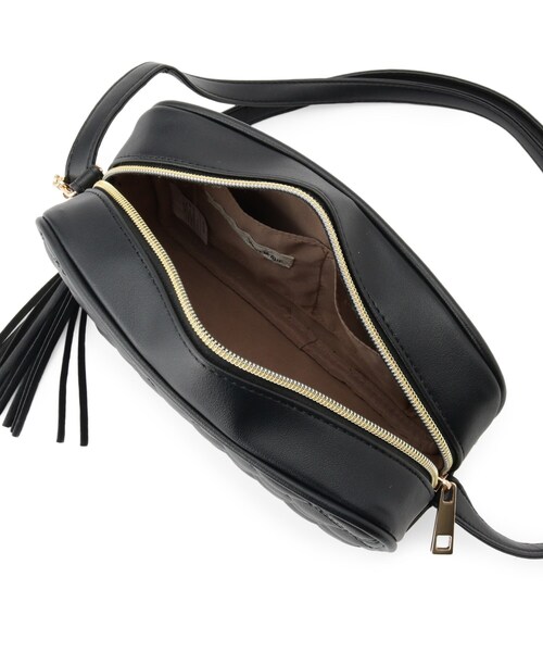 SHOO・LA・RUE（シューラルー）の「◆タッセル付きキルトショルダーバッグ（ショルダーバッグ・レディース・シルバー/ワインレッド/ベージュ/ブラック・00）」の7枚目の写真